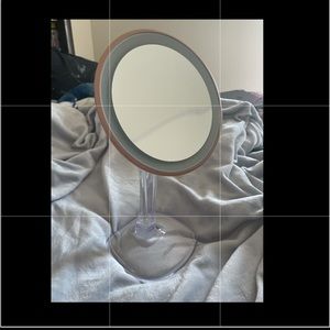 Light up make up mirror